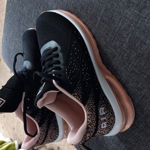 New running  sneakers ladies us  10